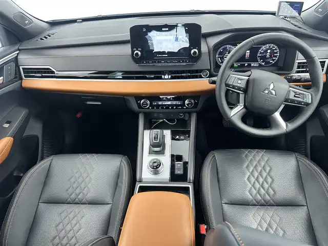 三菱 アウトランダー ＰＨＥＶ P 愛知県 2022(令4)年 3.2万km アメジストブラック/シルキーホワイト 純正ナビ/BOSEスピーカー/全方位カメラ/デジタルインナーミラー/AC1500w/シートマッサージ/メモリシート/ステアリングヒート/パワーシート/ステアリングヒート/オートホールド/ドラレコ/純正フロアマット/シートヒーター