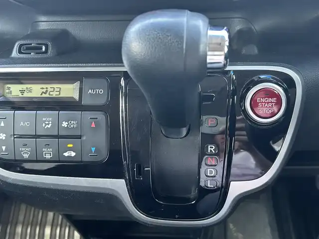 ホンダ Ｎ ＢＯＸ 2トーン G Lパッケージ 福島県 2015(平27)年 6万km ブリリアントスポーティブルーメタリック2トーン 純正ディスプレイオーディオ/型番：WX-151C/【CD/USB/TV】/バックカメラ/片側電動スライドドア/アイドリングストップ/シートバックテーブル/リアドアサンシェード/純正フロアマット/ドアバイザー