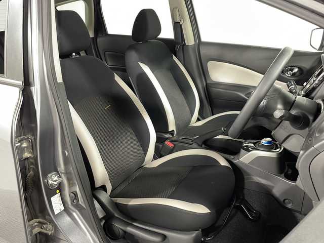 日産 ノート e－パワー X 広島県 2019(平31)年 3万km ダークメタルグレー 純正フルエアロ/純正ナビ/アラウンドビューモニター/インテリジェントルームミラー/エマージェンシーブレーキ/車線逸脱防止支援/オートハイビーム/純正15インチAW/ETC/ドライブレコーダー