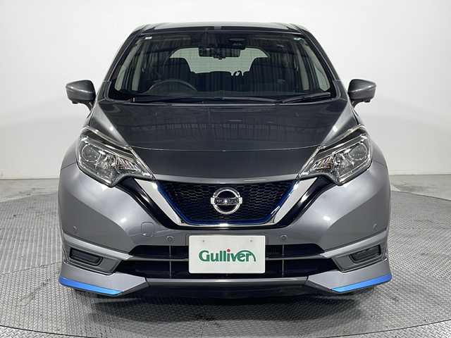 日産 ノート e－パワー X 広島県 2019(平31)年 3万km ダークメタルグレー 純正フルエアロ/純正ナビ/アラウンドビューモニター/インテリジェントルームミラー/エマージェンシーブレーキ/車線逸脱防止支援/オートハイビーム/純正15インチAW/ETC/ドライブレコーダー