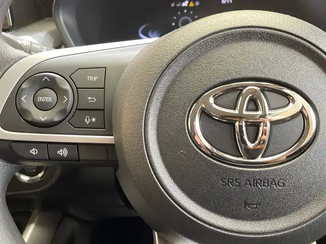 トヨタ ライズ G 岩手県 2023(令5)年 0.4万km ナチュラルベージュマイカM ルーフラッピング施工車（ホワイト）/ワンオーナー　/４WD/ターボ/寒冷地仕様/スマートアシスト/衝突回避支援ブレーキ/ブレーキ制御付き誤発進抑制機能/標識認識機能/レーンアシスト/オートハイビーム/コーナーセンサー/MTモード付きAT/横滑り防止装置/アイドリングストップ/シートヒーター/純正ディスプレイオーディオ/フルセグTV/AppleCarPlay・AndroidAuto/バックカメラ/LEDヘッドライト/純正16インチアルミホイール