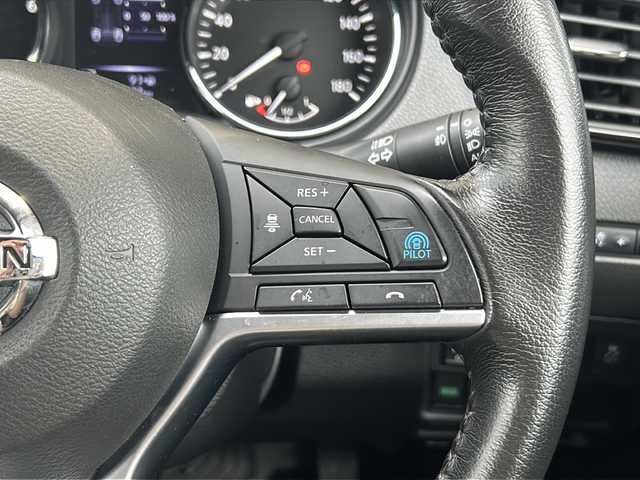 日産 エクストレイル 20X 静岡県 2017(平29)年 3万km ブリリアントホワイトパール 純正SDナビ/・CD/・DVD/・Bluetooth/・フルセグTV/・AM/・FM/主要装備/・プロパイロット/・追従クルコン/・衝突軽減/・コーナーセンサー/・オートホールド/・パワーバックドア/・バックモニター/・ETC/・ドラレコ/・ダウンヒルアシスト/・オートライト/・フォグランプ