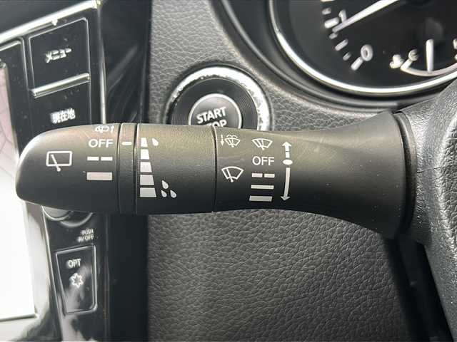 日産 エクストレイル 20X 静岡県 2017(平29)年 3万km ブリリアントホワイトパール 純正SDナビ/・CD/・DVD/・Bluetooth/・フルセグTV/・AM/・FM/主要装備/・プロパイロット/・追従クルコン/・衝突軽減/・コーナーセンサー/・オートホールド/・パワーバックドア/・バックモニター/・ETC/・ドラレコ/・ダウンヒルアシスト/・オートライト/・フォグランプ