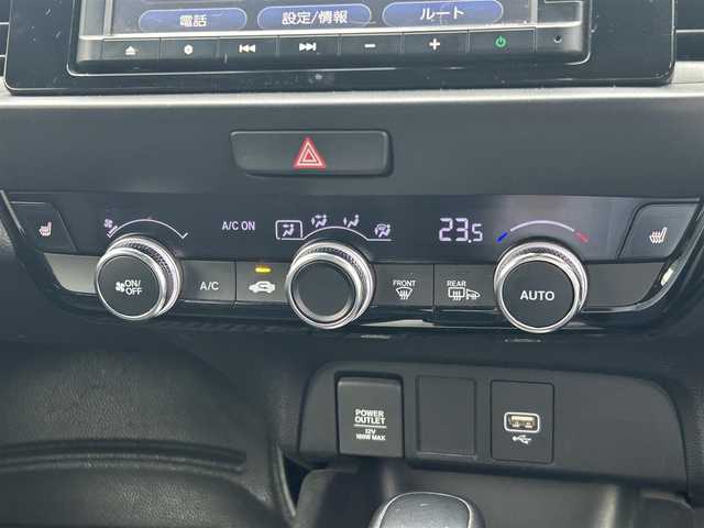 ホンダ フィット e:HEVリュクス 福島県 2020(令2)年 3.2万km ミッドナイトブルービームM 4WD/ホンダセンシング/衝突軽減ブレーキ〈CMBS〉/誤発進抑制機能/後方誤発進抑制機能/近距離衝突軽減ブレーキ/歩行者事故低減ステアリング/路外逸脱抑制機能/渋滞追従機能付アダプティブ・クルーズ・コントロール〈ACC〉/車線維持支援システム〈LKAS〉/先行車発進お知らせ機能/標識認識機能/オートハイビーム/純正ナビゲーション/型番：VXM-205Ci/【CD/SD/USB/BT】/バックカメラ/ドライブレコーダー/ビルトインETC/前席シートヒーター/ステアリングヒーター/LEDオートライト/LEDフォグランプ/純正フロアマット/ドアバイザー