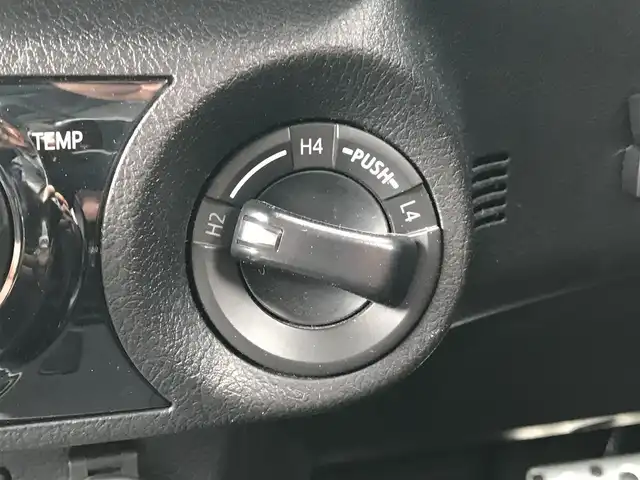 トヨタ ハイラックス Z GRスポーツ 富山県 2022(令4)年 6.1万km アティチュードブラックマイカ 4WD/純正ナビ/Bluetooth/全周囲カメラ/プリクラッシュセーフティ/コーナーセンサー/レーンキープアシスト/レーダークルーズコントロール/パワーシート/革巻きステアリング/ハーフレザーシート/プッシュスタート/スマートキー/スペアキー/LEDヘッドライト/オートライト/ETC/パドルシフト