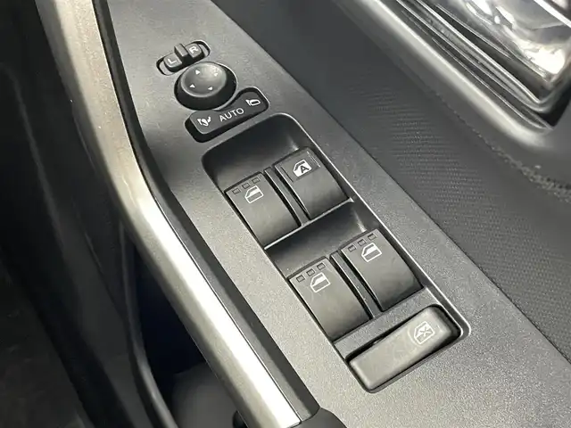 ダイハツ ロッキー プレミアム G 茨城県 2022(令4)年 1.4万km ナチュラルベージュマイカM 純正9型DA/バックカメラ/フルセグ/衝突被害軽減ブレーキ/車線逸脱抑制装置/レーダークルーズコントロール/オートマチックハイビーム/クリアランスソナー/ETC/ドラレコ/シートヒーター/純正17インチAW/LEDヘッドライト/スマートキー