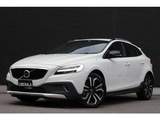 ボルボ Ｖ４０ クロスカントリー D4 ダイナミックED 大分県 2018(平30)年 3.8万km クリスタルホワイトP スペアキー1本/保証書/取扱説明書/アダクティブクルーズコントロール/ブラインドスポットインフォメーションシステム/純正ナビ/バックカメラ/Bluetooth/USB/パワーシート（D席）/純正フロアマット/純正18インチアルミホイール/オートマチックハイビーム/LED