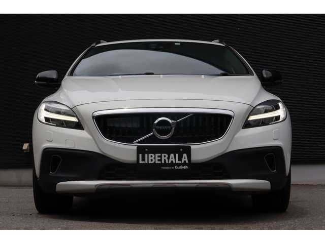 ボルボ Ｖ４０ クロスカントリー D4 ダイナミックED 大分県 2018(平30)年 3.8万km クリスタルホワイトP スペアキー1本/保証書/取扱説明書/アダクティブクルーズコントロール/ブラインドスポットインフォメーションシステム/純正ナビ/バックカメラ/Bluetooth/USB/パワーシート（D席）/純正フロアマット/純正18インチアルミホイール/オートマチックハイビーム/LED