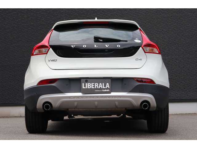 ボルボ Ｖ４０ クロスカントリー D4 ダイナミックED 大分県 2018(平30)年 3.8万km クリスタルホワイトP スペアキー1本/保証書/取扱説明書/アダクティブクルーズコントロール/ブラインドスポットインフォメーションシステム/純正ナビ/バックカメラ/Bluetooth/USB/パワーシート（D席）/純正フロアマット/純正18インチアルミホイール/オートマチックハイビーム/LED