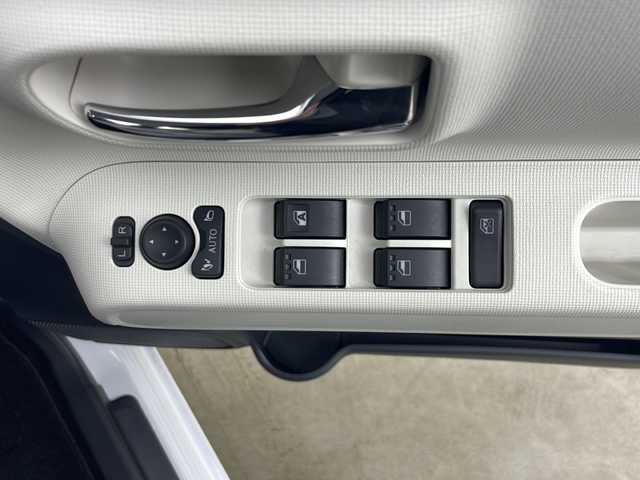 ダイハツ ムーヴ キャンバス ストライプス G 秋田県 2022(令4)年 1.7万km シャイニングホワイトパール/ファインミントメタリック 4WD/スマートアシスト/社外SDナビ/　　CD/DVD/Bluetooth/フルセグ/バックカメラ/両側パワースライドドア/LEDオートライト/LEDフォグランプ/オートマチックハイビーム/前席シートヒーター/コーナーセンサー/純正フロアマット/スマートキー