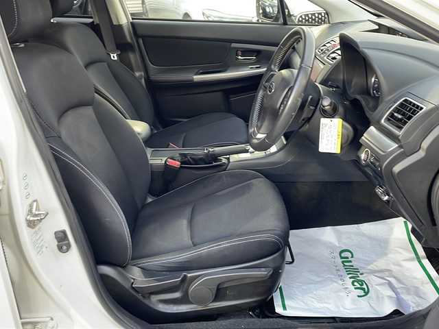 スバル インプレッサ スポーツ 2．0i アイサイト 茨城県 2015(平27)年 3.8万km クリスタルホワイトP (株)IDOMが運営する【じしゃロン水戸店】の自社ローン専用車両になりますこちらは現金またはオートローンご利用時の価格です。自社ローンご希望の方は別途その旨お申付け下さい/ワンオーナー/純正メモリナビ（フルセグ/BT/CD/DVD/FM/AM）/バックカメラ　ETC/アイサイト　Ver3/・クルーズコントロール/・車線逸脱抑制機能/・プリクラッシュブレーキ/パドルシフト/スマートキー×２/純正１６インチアルミ