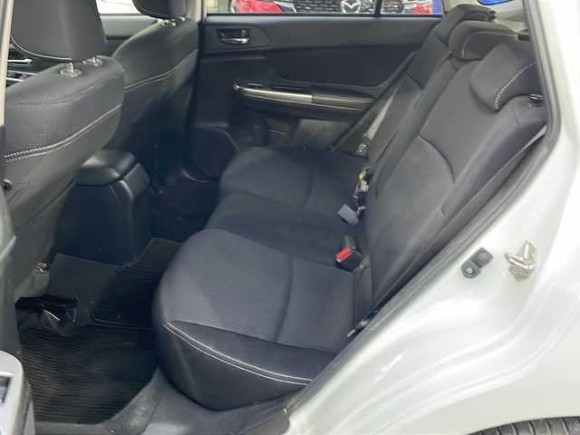 スバル インプレッサ スポーツ 2．0i アイサイト 茨城県 2015(平27)年 3.8万km クリスタルホワイトP (株)IDOMが運営する【じしゃロン水戸店】の自社ローン専用車両になりますこちらは現金またはオートローンご利用時の価格です。自社ローンご希望の方は別途その旨お申付け下さい/ワンオーナー/純正メモリナビ（フルセグ/BT/CD/DVD/FM/AM）/バックカメラ　ETC/アイサイト　Ver3/・クルーズコントロール/・車線逸脱抑制機能/・プリクラッシュブレーキ/パドルシフト/スマートキー×２/純正１６インチアルミ