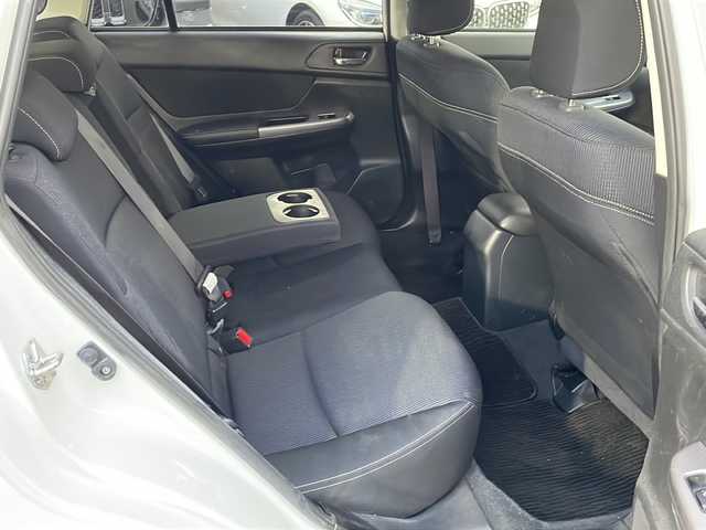 スバル インプレッサ スポーツ 2．0i アイサイト 茨城県 2015(平27)年 3.8万km クリスタルホワイトP (株)IDOMが運営する【じしゃロン水戸店】の自社ローン専用車両になりますこちらは現金またはオートローンご利用時の価格です。自社ローンご希望の方は別途その旨お申付け下さい/ワンオーナー/純正メモリナビ（フルセグ/BT/CD/DVD/FM/AM）/バックカメラ　ETC/アイサイト　Ver3/・クルーズコントロール/・車線逸脱抑制機能/・プリクラッシュブレーキ/パドルシフト/スマートキー×２/純正１６インチアルミ