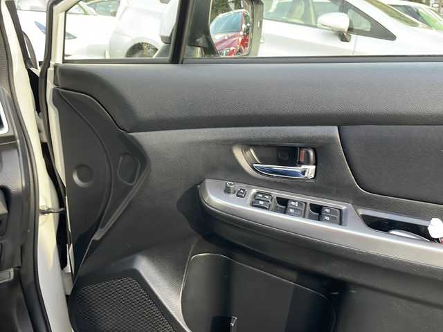 スバル インプレッサ スポーツ 2．0i アイサイト 茨城県 2015(平27)年 3.8万km クリスタルホワイトP (株)IDOMが運営する【じしゃロン水戸店】の自社ローン専用車両になりますこちらは現金またはオートローンご利用時の価格です。自社ローンご希望の方は別途その旨お申付け下さい/ワンオーナー/純正メモリナビ（フルセグ/BT/CD/DVD/FM/AM）/バックカメラ　ETC/アイサイト　Ver3/・クルーズコントロール/・車線逸脱抑制機能/・プリクラッシュブレーキ/パドルシフト/スマートキー×２/純正１６インチアルミ