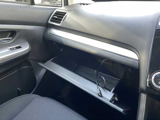 スバル インプレッサ スポーツ 2．0i アイサイト 茨城県 2015(平27)年 3.8万km クリスタルホワイトP (株)IDOMが運営する【じしゃロン水戸店】の自社ローン専用車両になりますこちらは現金またはオートローンご利用時の価格です。自社ローンご希望の方は別途その旨お申付け下さい/ワンオーナー/純正メモリナビ（フルセグ/BT/CD/DVD/FM/AM）/バックカメラ　ETC/アイサイト　Ver3/・クルーズコントロール/・車線逸脱抑制機能/・プリクラッシュブレーキ/パドルシフト/スマートキー×２/純正１６インチアルミ