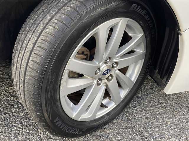 スバル インプレッサ スポーツ 2．0i アイサイト 茨城県 2015(平27)年 3.8万km クリスタルホワイトP (株)IDOMが運営する【じしゃロン水戸店】の自社ローン専用車両になりますこちらは現金またはオートローンご利用時の価格です。自社ローンご希望の方は別途その旨お申付け下さい/ワンオーナー/純正メモリナビ（フルセグ/BT/CD/DVD/FM/AM）/バックカメラ　ETC/アイサイト　Ver3/・クルーズコントロール/・車線逸脱抑制機能/・プリクラッシュブレーキ/パドルシフト/スマートキー×２/純正１６インチアルミ