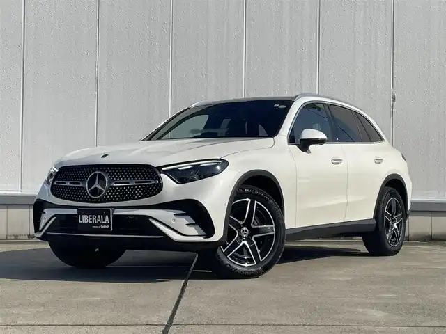 メルセデス・ベンツ Ｍ・ベンツ ＧＬＣ２２０ d 4マチック ドライバーズPKG 東京都 2023(令5)年 1万km ダイヤモンドホワイト Burmesterサウンド/パノラミックルーフ/黒レザーシート/AIRMATICサスペンション/360°カメラ/純正メモリ付パワーシート/レーダーセーフティパッケージ/AMGレザーエクスクルーシブパッケージ/アンビエントライト64色/フルセグTV/Apple Car Play/ワイヤレス充電/前後シートヒーター/ドライバーズパッケージ/リアアクスルステアリング/ETC2.0/パドルシフト