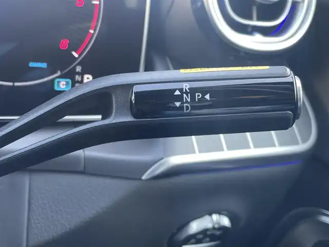 メルセデス・ベンツ Ｍ・ベンツ ＧＬＣ２２０ d 4マチック ドライバーズPKG 東京都 2023(令5)年 1万km ダイヤモンドホワイト Burmesterサウンド/パノラミックルーフ/黒レザーシート/AIRMATICサスペンション/360°カメラ/純正メモリ付パワーシート/レーダーセーフティパッケージ/AMGレザーエクスクルーシブパッケージ/アンビエントライト64色/フルセグTV/Apple Car Play/ワイヤレス充電/前後シートヒーター/ドライバーズパッケージ/リアアクスルステアリング/ETC2.0/パドルシフト