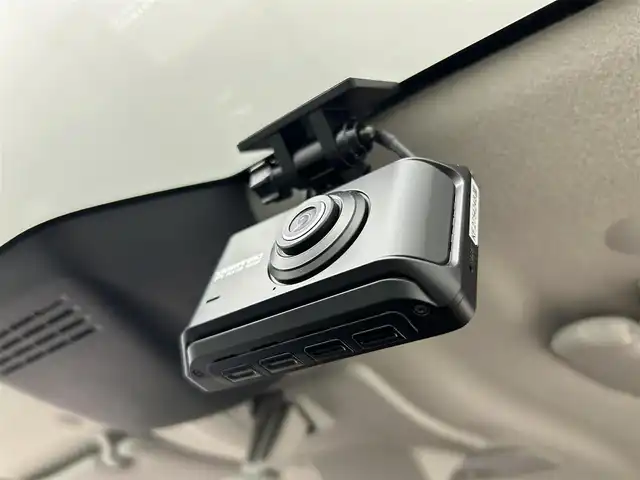 スズキ ジムニー シエラ JC 埼玉県 2020(令2)年 1.3万km ジャングルグリーン 社外グリル 社外テールライト　リアシーケンシャルウィンカー 9インチナビ シートヒーター クルーズコントロール サイドステップバー スズキセーフティセンス ETC 禁煙車 前後ドライブレコーダー