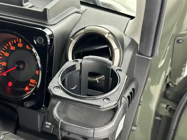 スズキ ジムニー シエラ JC 埼玉県 2020(令2)年 1.3万km ジャングルグリーン 社外グリル 社外テールライト　リアシーケンシャルウィンカー 9インチナビ シートヒーター クルーズコントロール サイドステップバー スズキセーフティセンス ETC 禁煙車 前後ドライブレコーダー