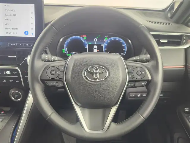 トヨタ ハリアー ＰＨＥＶ Z 愛知県 2023(令5)年 1.5万km プラチナホワイトパールマイカ 12.3型JBLナビ/(フルセグ、Bluetooth、AppleCarplay)/全方位カメラ/BSM/HUD/置くだけ充電/デジタルインナーミラー/4WD/ETC2.0/ドラレコ前後/パワーシート（D+N)/シートヒーター、エアシート（D+N）/ハンドルヒーター/電子パーキング/衝突軽減ブレーキ/レーンキープアシスト/オートハイビーム/オートホールド/LEDヘッドライト/フォグライト/純正19インチAW/純正フロアマット/コーナーセンサー前後/オートライト/スマートキー