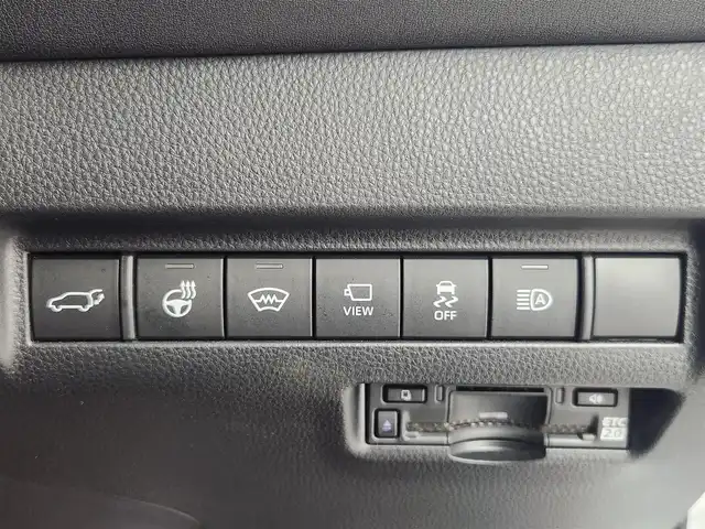 トヨタ ハリアー ＰＨＥＶ Z 愛知県 2023(令5)年 1.5万km プラチナホワイトパールマイカ 12.3型JBLナビ/(フルセグ、Bluetooth、AppleCarplay)/全方位カメラ/BSM/HUD/置くだけ充電/デジタルインナーミラー/4WD/ETC2.0/ドラレコ前後/パワーシート（D+N)/シートヒーター、エアシート（D+N）/ハンドルヒーター/電子パーキング/衝突軽減ブレーキ/レーンキープアシスト/オートハイビーム/オートホールド/LEDヘッドライト/フォグライト/純正19インチAW/純正フロアマット/コーナーセンサー前後/オートライト/スマートキー