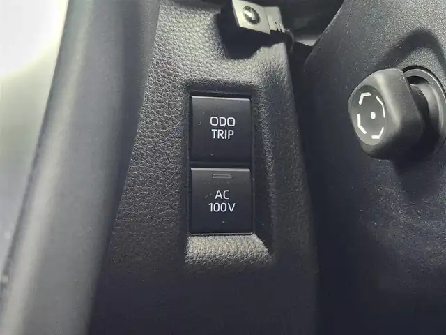 トヨタ ハリアー ＰＨＥＶ Z 愛知県 2023(令5)年 1.5万km プラチナホワイトパールマイカ 12.3型JBLナビ/(フルセグ、Bluetooth、AppleCarplay)/全方位カメラ/BSM/HUD/置くだけ充電/デジタルインナーミラー/4WD/ETC2.0/ドラレコ前後/パワーシート（D+N)/シートヒーター、エアシート（D+N）/ハンドルヒーター/電子パーキング/衝突軽減ブレーキ/レーンキープアシスト/オートハイビーム/オートホールド/LEDヘッドライト/フォグライト/純正19インチAW/純正フロアマット/コーナーセンサー前後/オートライト/スマートキー