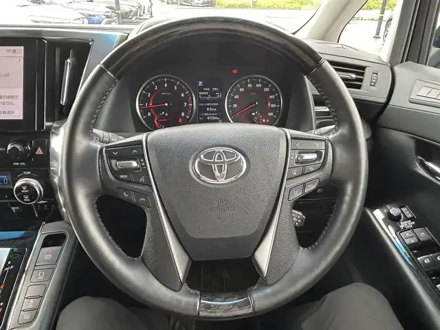 トヨタ アルファード S Cパッケージ 佐賀県 2020(令2)年 4.8万km ホワイトパールクリスタルシャイン ツインムーンルーフ/デジタルインナーミラー/トヨタセーフティセンス/・プリクラッシュセーフティ/・レーントレーシングアシスト/・レーダークルーズコントロール/・オートマチックハイビーム/ブラインドスポットモニター/インテリジェントクリアランスソナー/パーキングサポートブレーキ/リアクロストラフィックアラート/純正ディスプレイオーディオナビ/・バックカメラ/・フルセグTV/BT/純正18インチAW/3眼LEDヘッドライト/フォグランプ/パワーバックドア/両側パワースライドドア/合皮シート/・パワーシート/・シートヒーター/・シートベンチレーション/メタルウッド革巻きステアリング/ステアリングヒーター/前後ドラレコ(DC-DR652)/左右独立エアコン/電動パーキングスイッチ/ETC/スペアキー×１