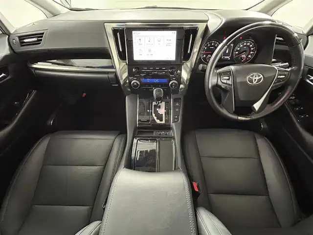 トヨタ アルファード S Cパッケージ 佐賀県 2020(令2)年 4.8万km ホワイトパールクリスタルシャイン 純正９型ディスプレイオーディオ/（フルセグTV/Bluetooth/MiraCast/AM/FM）/ナビげーションシステム/ツインムーンルーフ/デジタルインナーミラー/衝突軽減システム/レーンアシスト/コーナーセンサー/ブラインドスポットモニター/アクティブクルーズコントロール/両側パワースライドドア/前後ドライブレコーダー/MT付きAT/純正18インチアルミホイール/LEDヘッドライト/オートライト/オートハイビーム/レザーシート/１・２列目パワーシート/前席シートヒーター/シートクーラー/運転席シートメモリ/ベンチレーションシート/２列目オットマン/２列目ウォークスルー/スマートキー/スペアキー×１/ハンドルヒーター/ドアバイザー/サンシェード/アンダーミラー/フロアマット/電動パーキングホールド/オートホールド/標識検知システム/盗難防止装置/横滑り防止装置