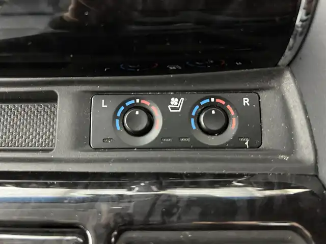 トヨタ アルファード S Cパッケージ 佐賀県 2020(令2)年 4.8万km ホワイトパールクリスタルシャイン 純正９型ディスプレイオーディオ/（フルセグTV/Bluetooth/MiraCast/AM/FM）/ナビげーションシステム/ツインムーンルーフ/デジタルインナーミラー/衝突軽減システム/レーンアシスト/コーナーセンサー/ブラインドスポットモニター/アクティブクルーズコントロール/両側パワースライドドア/前後ドライブレコーダー/MT付きAT/純正18インチアルミホイール/LEDヘッドライト/オートライト/オートハイビーム/レザーシート/１・２列目パワーシート/前席シートヒーター/シートクーラー/運転席シートメモリ/ベンチレーションシート/２列目オットマン/２列目ウォークスルー/スマートキー/スペアキー×１/ハンドルヒーター/ドアバイザー/サンシェード/アンダーミラー/フロアマット/電動パーキングホールド/オートホールド/標識検知システム/盗難防止装置/横滑り防止装置