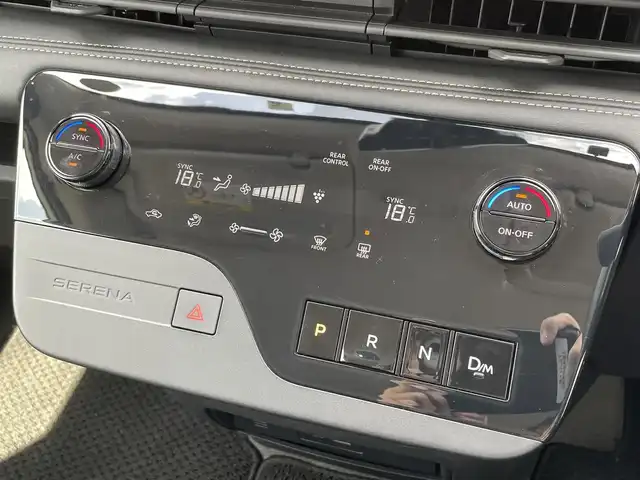 日産 セレナ ハイウェイスター V 佐賀県 2023(令5)年 3.9万km プリズムホワイト 社外7型ナビゲーション「AVN-LBS01」/・AM/FM/BT//・インテリジェントアラウンドビューモニター/両側パワースライドドア/前方ドライブレコーダー/インテリジェントルームミラー/USB入力端子/プロパイロット/アダプティブLEDヘッドライト/純正16インチアルミホイール/スマートキー/新車保証書/取扱説明書/スペアキー1本/インテリジェントセーフティー/・インテリジェント エマージェンシーブレーキ（自動ブレーキ）/・インテリジェント クルーズコントロール（追従型クルコン）/・車線逸脱警報（LDW）＆ 車線逸脱防止支援（LDP）/・ブラインドスポット警報（BSW）/・後側方衝突防止支援システム（BSI）/・後退時車両検知（RCTA）/・踏み間違い衝突防止アシスト/・標識検知機能