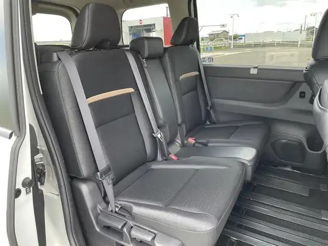日産 セレナ ハイウェイスター V 佐賀県 2023(令5)年 3.9万km プリズムホワイト 社外7型ナビゲーション「AVN-LBS01」/・AM/FM/BT//・インテリジェントアラウンドビューモニター/両側パワースライドドア/前方ドライブレコーダー/インテリジェントルームミラー/USB入力端子/プロパイロット/アダプティブLEDヘッドライト/純正16インチアルミホイール/スマートキー/新車保証書/取扱説明書/スペアキー1本/インテリジェントセーフティー/・インテリジェント エマージェンシーブレーキ（自動ブレーキ）/・インテリジェント クルーズコントロール（追従型クルコン）/・車線逸脱警報（LDW）＆ 車線逸脱防止支援（LDP）/・ブラインドスポット警報（BSW）/・後側方衝突防止支援システム（BSI）/・後退時車両検知（RCTA）/・踏み間違い衝突防止アシスト/・標識検知機能