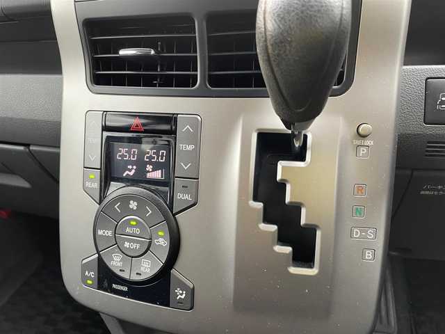 トヨタ ノア X スマートエディション 石川県 2009(平21)年 4.8万km シルバー 純正メモリーナビ/純正CD/ワンセグTV/バックカメラ/HIDヘッドライト/ETC/両側パワースライドドア/スマートキー/プッシュスタート/電動ミラー/オートエアコン