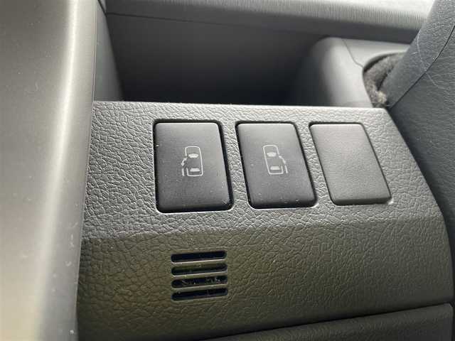 トヨタ ノア X スマートエディション 石川県 2009(平21)年 4.8万km シルバー 純正メモリーナビ/純正CD/ワンセグTV/バックカメラ/HIDヘッドライト/ETC/両側パワースライドドア/スマートキー/プッシュスタート/電動ミラー/オートエアコン