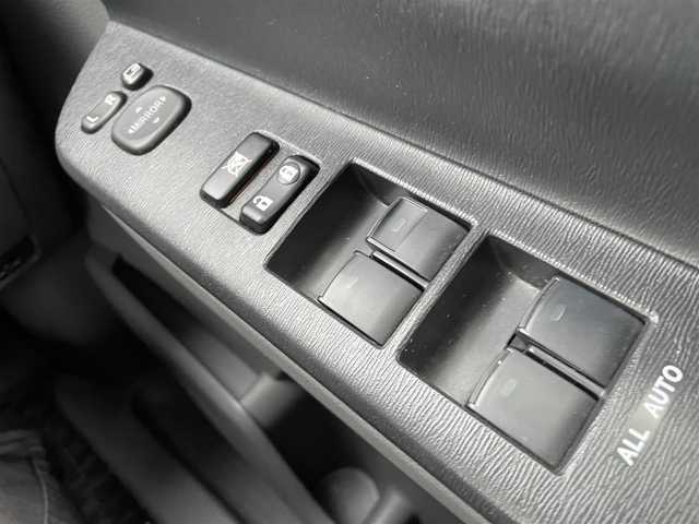 トヨタ ノア X スマートエディション 石川県 2009(平21)年 4.8万km シルバー 純正メモリーナビ/純正CD/ワンセグTV/バックカメラ/HIDヘッドライト/ETC/両側パワースライドドア/スマートキー/プッシュスタート/電動ミラー/オートエアコン