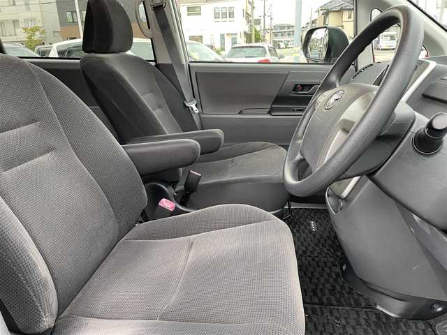 トヨタ ノア X スマートエディション 石川県 2009(平21)年 4.8万km シルバー 純正メモリーナビ/純正CD/ワンセグTV/バックカメラ/HIDヘッドライト/ETC/両側パワースライドドア/スマートキー/プッシュスタート/電動ミラー/オートエアコン