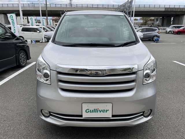 トヨタ ノア X スマートエディション 石川県 2009(平21)年 4.8万km シルバー 純正メモリーナビ/純正CD/ワンセグTV/バックカメラ/HIDヘッドライト/ETC/両側パワースライドドア/スマートキー/プッシュスタート/電動ミラー/オートエアコン