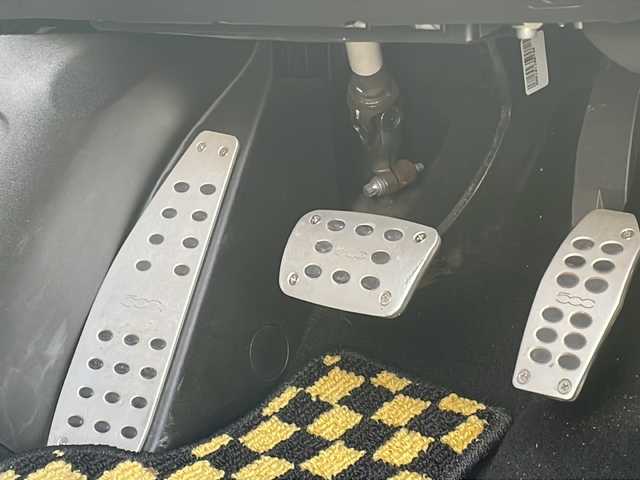 フィアット ５００Ｘ イエロークロス 鹿児島県 2016(平28)年 4万km 黄 前後純正ドライブレコーダー/純正ナビ/バックカメラ/TVフルセグ/CD再生可能/後方コーナーセンサー/レーンキープアシスト/オートライト/LEDヘッドライト/本革シート/純正フロアマット/前席パワーシート/カーテンエアバック/盗難防止装置/スマートキー