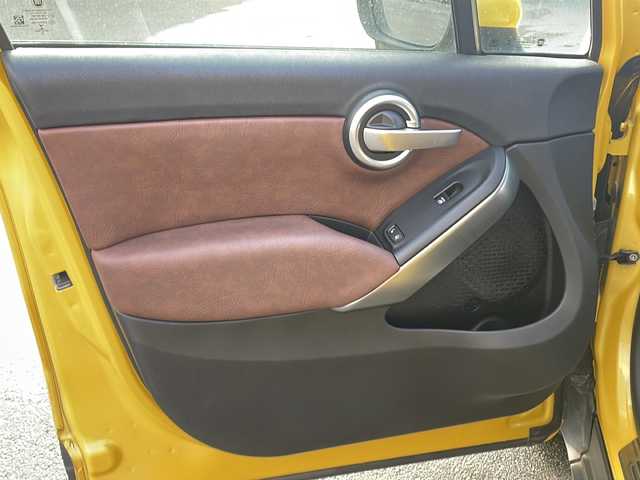 フィアット ５００Ｘ イエロークロス 鹿児島県 2016(平28)年 4万km 黄 前後純正ドライブレコーダー/純正ナビ/バックカメラ/TVフルセグ/CD再生可能/後方コーナーセンサー/レーンキープアシスト/オートライト/LEDヘッドライト/本革シート/純正フロアマット/前席パワーシート/カーテンエアバック/盗難防止装置/スマートキー