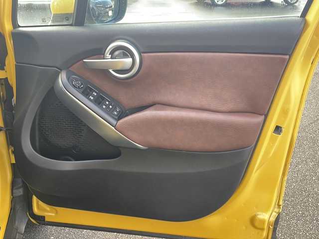 フィアット ５００Ｘ イエロークロス 鹿児島県 2016(平28)年 4万km 黄 前後純正ドライブレコーダー/純正ナビ/バックカメラ/TVフルセグ/CD再生可能/後方コーナーセンサー/レーンキープアシスト/オートライト/LEDヘッドライト/本革シート/純正フロアマット/前席パワーシート/カーテンエアバック/盗難防止装置/スマートキー