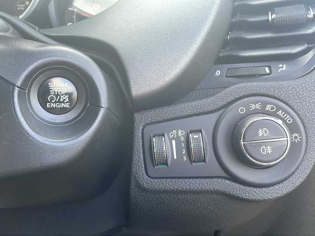 フィアット ５００Ｘ イエロークロス 鹿児島県 2016(平28)年 4万km 黄 前後純正ドライブレコーダー/純正ナビ/バックカメラ/TVフルセグ/CD再生可能/後方コーナーセンサー/レーンキープアシスト/オートライト/LEDヘッドライト/本革シート/純正フロアマット/前席パワーシート/カーテンエアバック/盗難防止装置/スマートキー