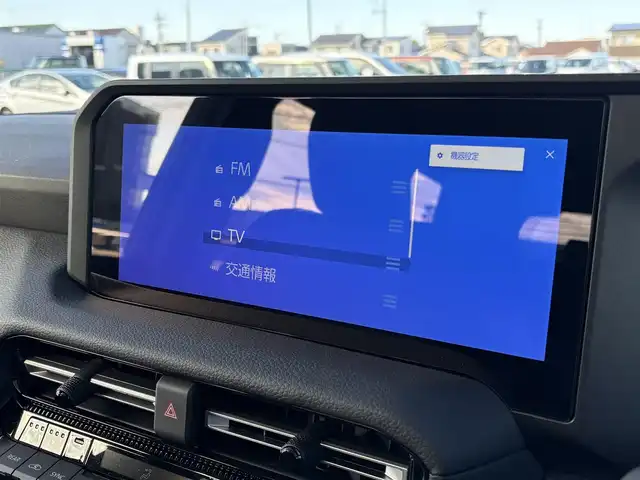 トヨタ ランドクルーザー ２５０ VX 大分県 2025(令7)年 0.5万km プラチナホワイトパールマイカ ・ナビ(HDMI/USB/Miracast/BT)/・フルセグテレビ/・全方位カメラ/・サンルーフ/・プリクラッシュセーフティ/・レーンキープアシスト/・ブラインドスポットモニター/・レーダークルーズコントロール/・ETC 2.0/・コーナーセンサー/・パワーシート/・シートヒーター/・シートクーラー/・ステアリングリモコン/・ステアリングヒーター/・デジタルインナーミラー/・MTモード付きAT/・ブレーキホールド/・電動リアゲート/・純正アルミホイール