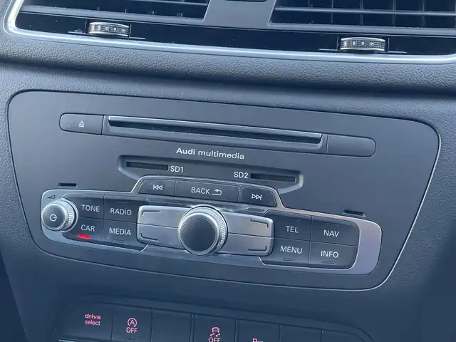 アウディ Ｑ３ 2．0 TFSI クワトロ 180PS 山梨県 2019(平31)年 4.2万km グレイシアホワイトメタリック 黒革シート/シートヒーター/純正ＭＭＩナビ/Ｂカメラ/フルセグ/ＣＤ/ＤＶＤ/前後コーナーセンサー　/ＬＥＤヘッド　/オートハイビーム　/クルーズコントロール　/サイドアシスト　/パワーバックドア　/純正ＯＰドラレコ　/純正１７インチＡＷ