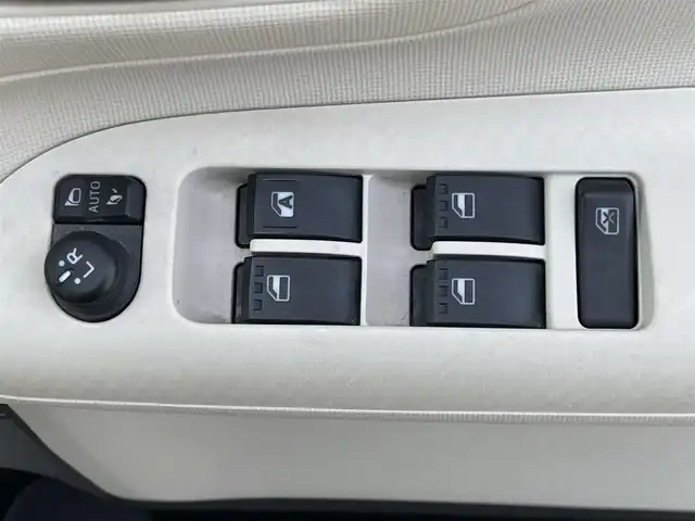 ダイハツ ムーヴ キャンバス X LTD SA Ⅱ 山梨県 2017(平29)年 9.8万km パールホワイトⅢ/ナチュラルベージュマイカメタリック 2トーン (株)IDOMが運営する【じしゃロン甲府店】の自社ローン専用車両になります。/こちらは現金またはオートローンご利用時の価格です。自社ローンご希望の方は別途その旨お申付け下さい/純正メモリーナビ/（フルセグＴＶ・ＣＤ・ＤＶＤ・BTオーディオ）/スマートアシストII/両側パワースライドドア/スマートキー/新車時保証書/取扱説明書/ナビ取扱説明書