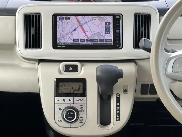 ダイハツ ムーヴ キャンバス X LTD SA Ⅱ 山梨県 2017(平29)年 9.8万km パールホワイトⅢ/ナチュラルベージュマイカメタリック 2トーン (株)IDOMが運営する【じしゃロン甲府店】の自社ローン専用車両になります。/こちらは現金またはオートローンご利用時の価格です。自社ローンご希望の方は別途その旨お申付け下さい/純正メモリーナビ/（フルセグＴＶ・ＣＤ・ＤＶＤ・BTオーディオ）/スマートアシストII/両側パワースライドドア/スマートキー/新車時保証書/取扱説明書/ナビ取扱説明書