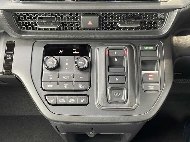 ホンダ ステップワゴン スパーダ eHEV 静岡県 2025(令7)年 0.1千km プラチナホワイトパール 純正メモリナビ/・CD/・DVD/・フルセグＴＶ/・Bluetooth/・USB/・HDMI/・AM/・FM/主要装備/・両側パワスラ/・後席モニター/・衝突軽減/・レーンキープ/・追従クルコン/・BSM/・コーナーセンサー前後/・バックカメラ/・パワーバックドア/・ハーフレザーシート/・シートヒーターD/N席/・パドルシフト/・ステリモ/・電動パーキングブレーキ/・オートホールド/・LEDヘッドライト/・オートライト/・オートハイビーム/・フォグランプ/・純正アルミホイール