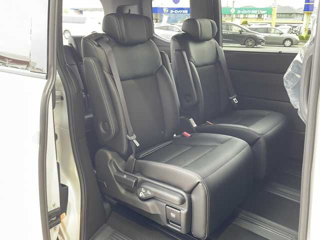 ホンダ ステップワゴン スパーダ eHEV 静岡県 2025(令7)年 0.1千km プラチナホワイトパール 純正メモリナビ/・CD/・DVD/・フルセグＴＶ/・Bluetooth/・USB/・HDMI/・AM/・FM/主要装備/・両側パワスラ/・後席モニター/・衝突軽減/・レーンキープ/・追従クルコン/・BSM/・コーナーセンサー前後/・バックカメラ/・パワーバックドア/・ハーフレザーシート/・シートヒーターD/N席/・パドルシフト/・ステリモ/・電動パーキングブレーキ/・オートホールド/・LEDヘッドライト/・オートライト/・オートハイビーム/・フォグランプ/・純正アルミホイール