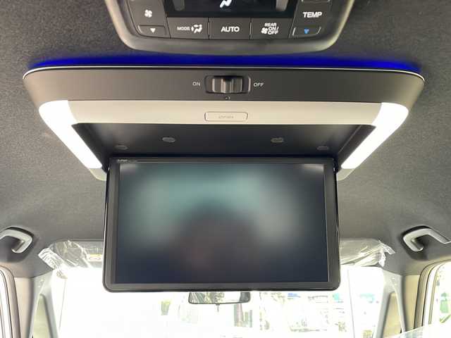 ホンダ ステップワゴン スパーダ eHEV 静岡県 2025(令7)年 0.1千km プラチナホワイトパール 純正メモリナビ/・CD/・DVD/・フルセグＴＶ/・Bluetooth/・USB/・HDMI/・AM/・FM/主要装備/・両側パワスラ/・後席モニター/・衝突軽減/・レーンキープ/・追従クルコン/・BSM/・コーナーセンサー前後/・バックカメラ/・パワーバックドア/・ハーフレザーシート/・シートヒーターD/N席/・パドルシフト/・ステリモ/・電動パーキングブレーキ/・オートホールド/・LEDヘッドライト/・オートライト/・オートハイビーム/・フォグランプ/・純正アルミホイール