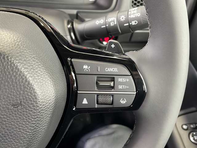 ホンダ ステップワゴン スパーダ eHEV 静岡県 2025(令7)年 0.1千km プラチナホワイトパール 純正メモリナビ/・CD/・DVD/・フルセグＴＶ/・Bluetooth/・USB/・HDMI/・AM/・FM/主要装備/・両側パワスラ/・後席モニター/・衝突軽減/・レーンキープ/・追従クルコン/・BSM/・コーナーセンサー前後/・バックカメラ/・パワーバックドア/・ハーフレザーシート/・シートヒーターD/N席/・パドルシフト/・ステリモ/・電動パーキングブレーキ/・オートホールド/・LEDヘッドライト/・オートライト/・オートハイビーム/・フォグランプ/・純正アルミホイール