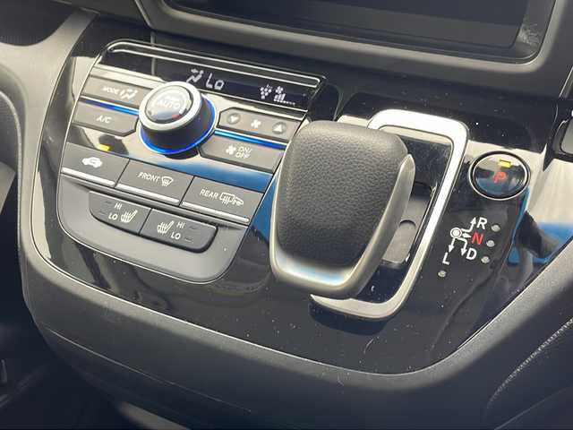 ホンダ フリード ハイブリット G ホンダセンシング 沖縄県 2020(令2)年 6.6万km シルバーミストグリーンM 純正ナビ(VXM-204VFi)/（フルセグＴＶ　ラジオ　ＣＤ　ＤＶＤ　Ｂｌｕｅｔｏｏｔｈ）/バックカメラ/ドライブレコーダー/ＥＴＣ/ホンダセンシング/ステアリングスイッチ/クルーズコントロール/両側パワースライドドア/ＬＥＤヘッドライト/オートライト/クリアランスソナー/スマートキー/プッシュスタート/純正フロアマット/純正15インチアルミホイール/保証書